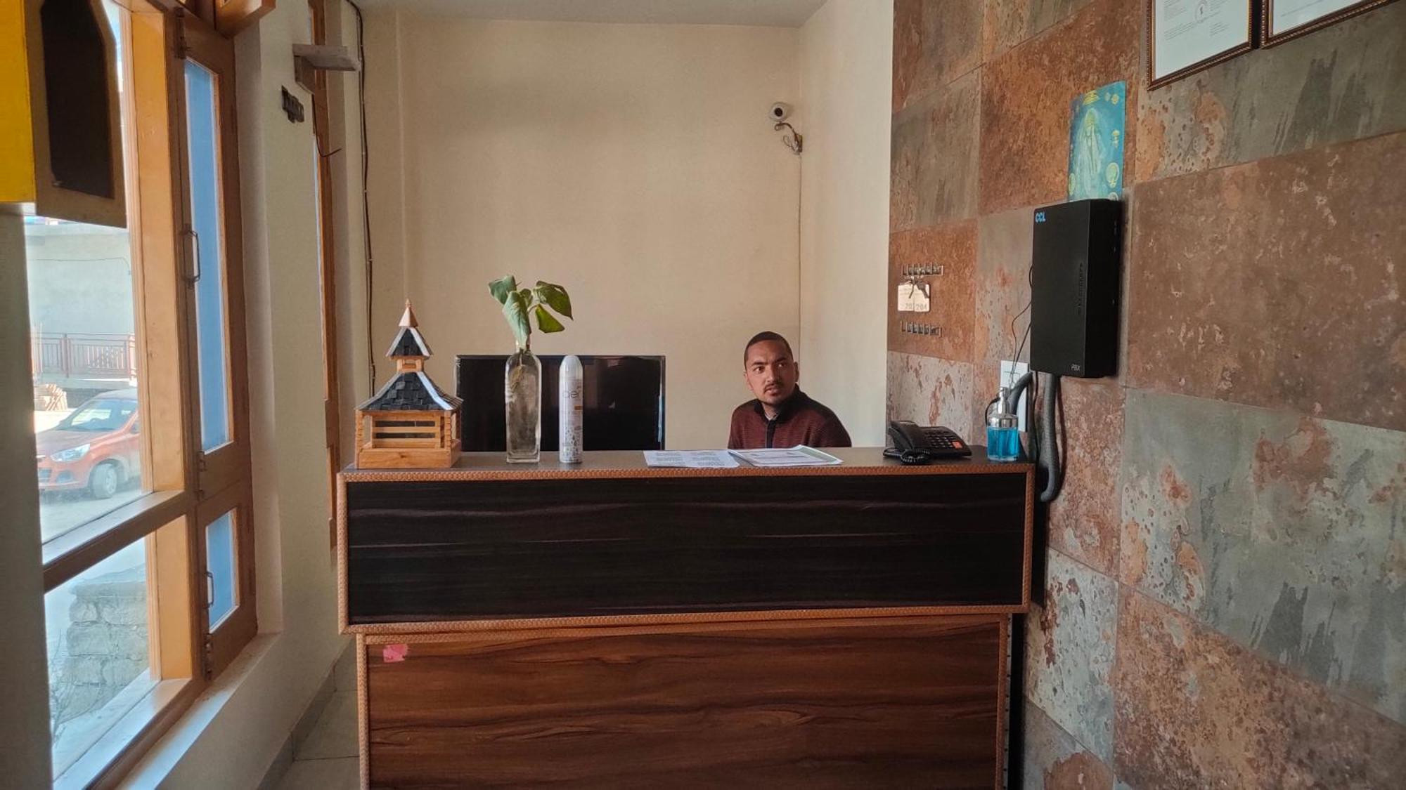 Hotel Cozy Haven Mandi Esterno foto