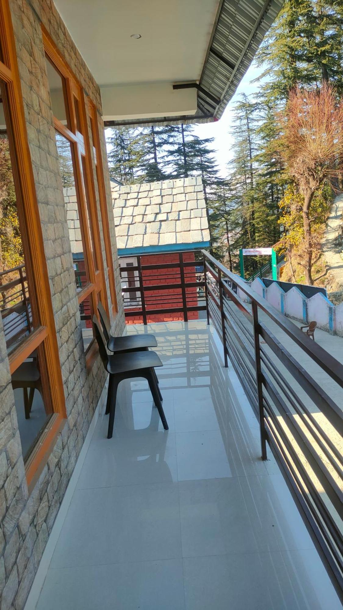 Hotel Cozy Haven Mandi Esterno foto